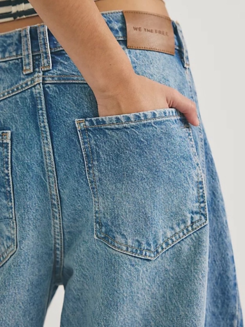 We The Free Good Luck Mid Rise Barrel Jeans Size 29 Medium Wash Wide Leg Denim - Picture 14 of 16